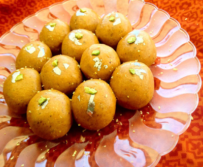 Besan Ke Laddo Jalali Wale's Gazak And Sweets Madar Gate Aligarh