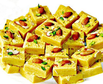 Jalali Wale Gazak's & Sweets